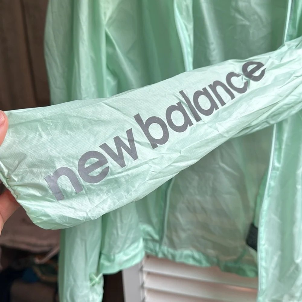 New balance wind breaker /warm up jacket in Seafoam - Picture 3 of 3